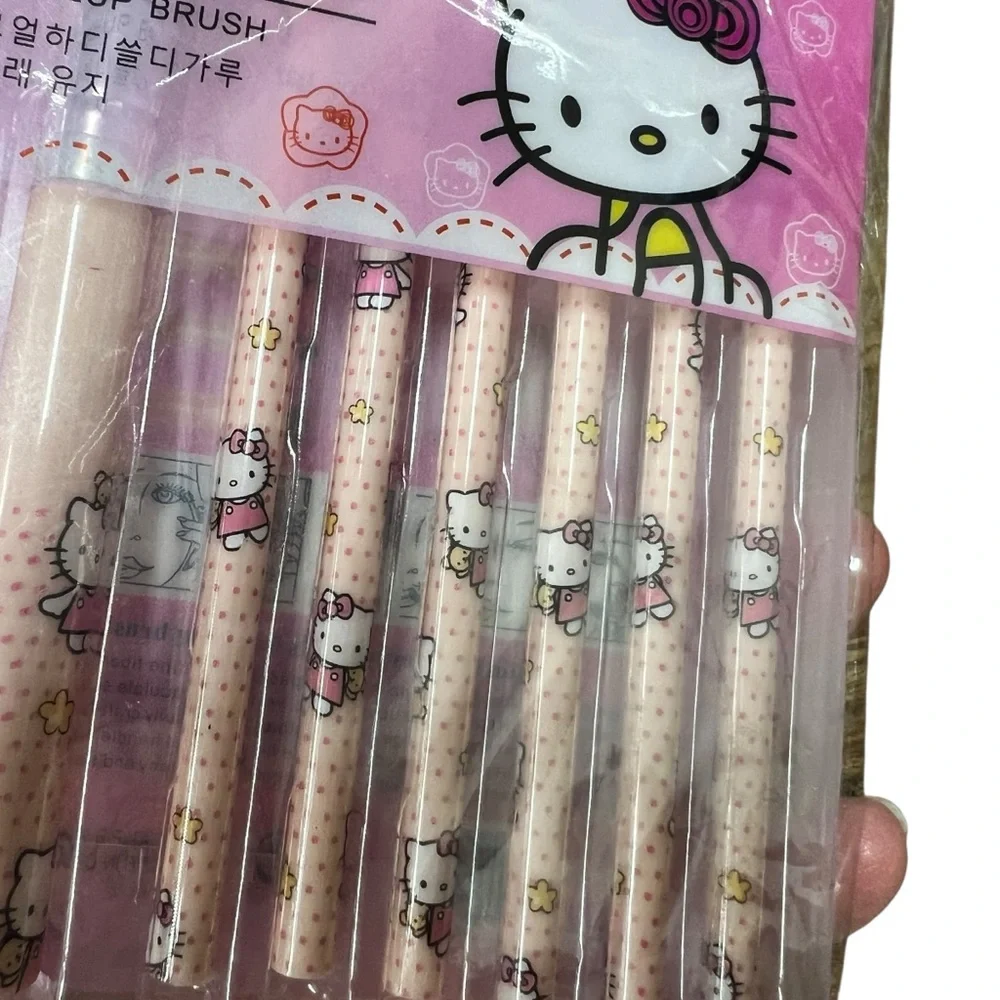 Hello Kitty Makeup Brush Set‎ with Cute Designs 7 Brushes Gift